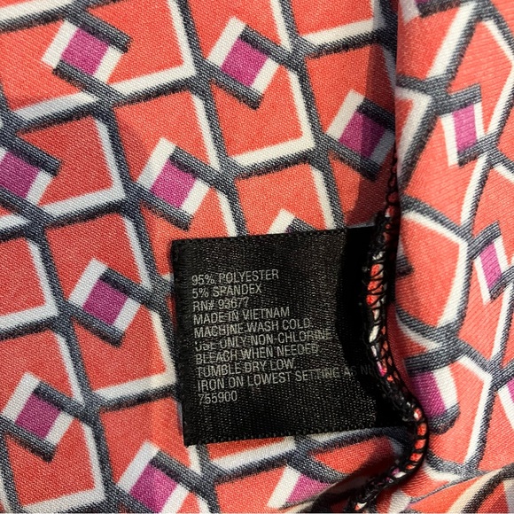 Worthington | Red diamond shape prints shortsleeve top - Picture 8 of 8